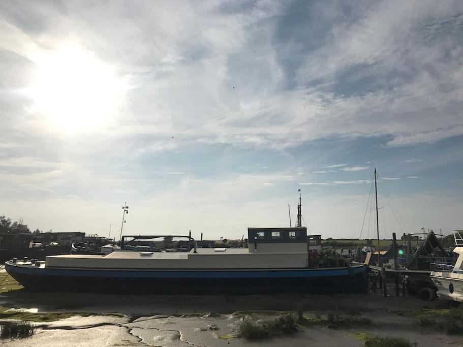Saint Osyth Toosey Lass - St Osyth Creek מראה חיצוני תמונה