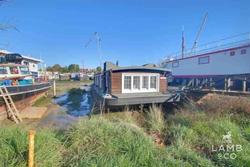 Saint Osyth Toosey Lass - St Osyth Creek מראה חיצוני תמונה