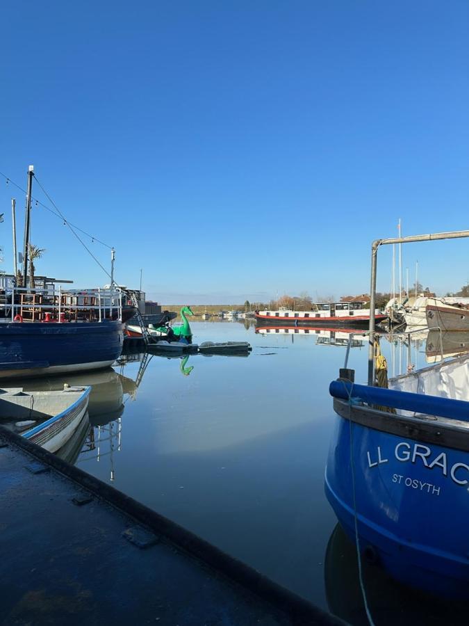 Saint Osyth Toosey Lass - St Osyth Creek מראה חיצוני תמונה