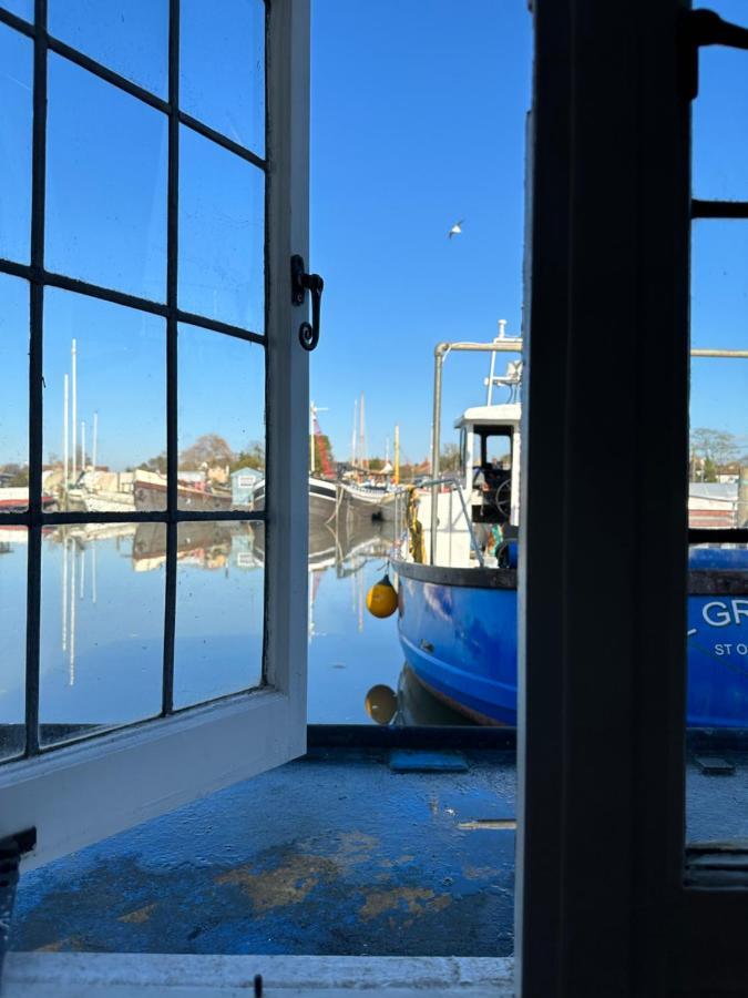 Saint Osyth Toosey Lass - St Osyth Creek מראה חיצוני תמונה